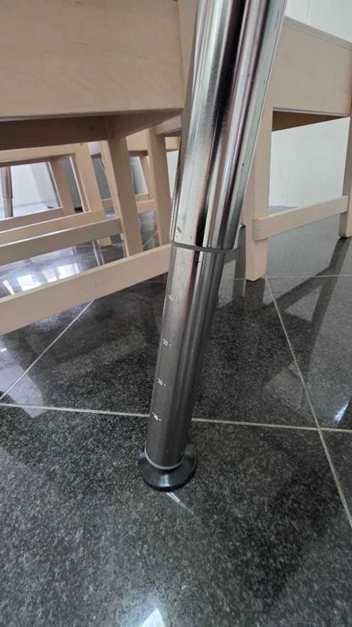 Secretária de vidro multiusos – ideal para cozinha ou escritório