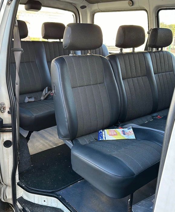 Bancos 3 lugares - TOYOTA HIACE