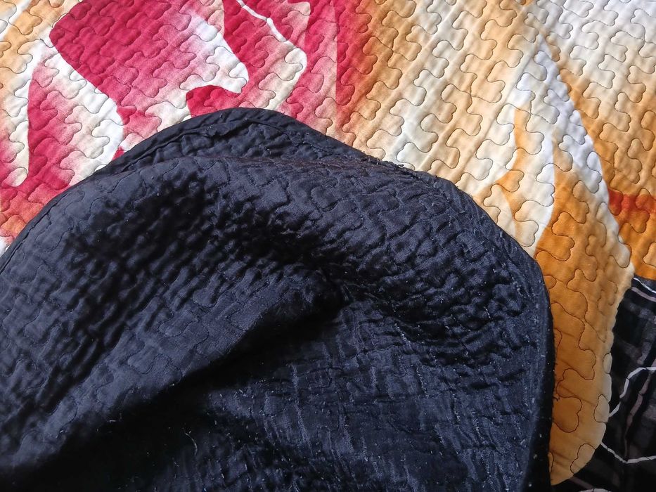 Покривало квіти на чорному фоні на 2-спальне ліжко 240*240