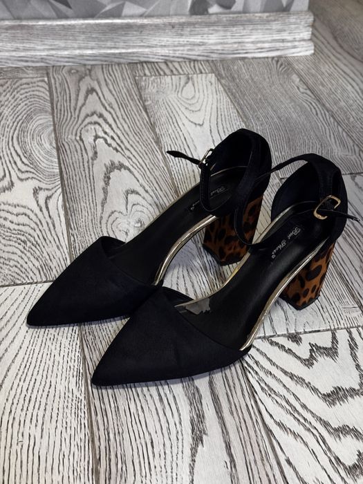 Жіночі туфлі на каблуку 39р.