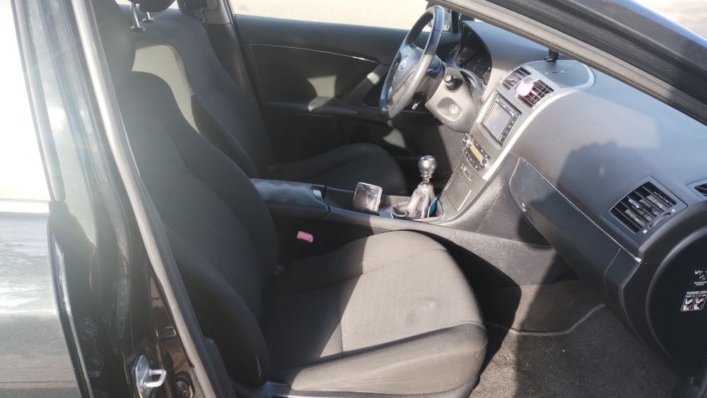 Sprzedam Toyote Avensis
