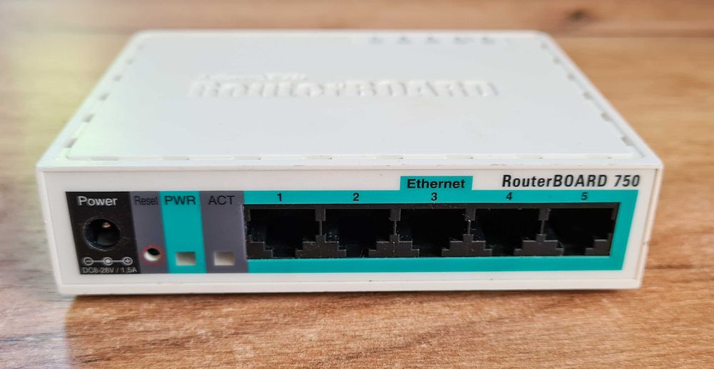 MikroTik RouterBOARD RB750 5xLAN Fast Ethernet, компактний роутер: 590 ...