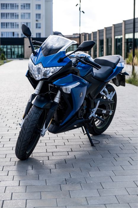 Продам мотоцикл Loncin