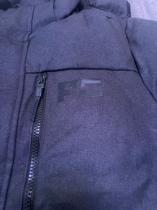 Зимова куртка в хорошому стані