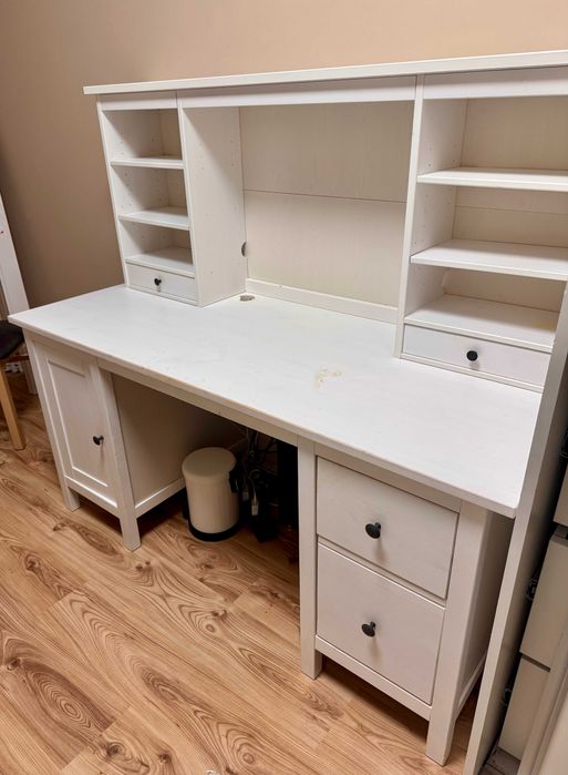Biurko Ikea Hemnes, lite drewno, z nadstawką, białe