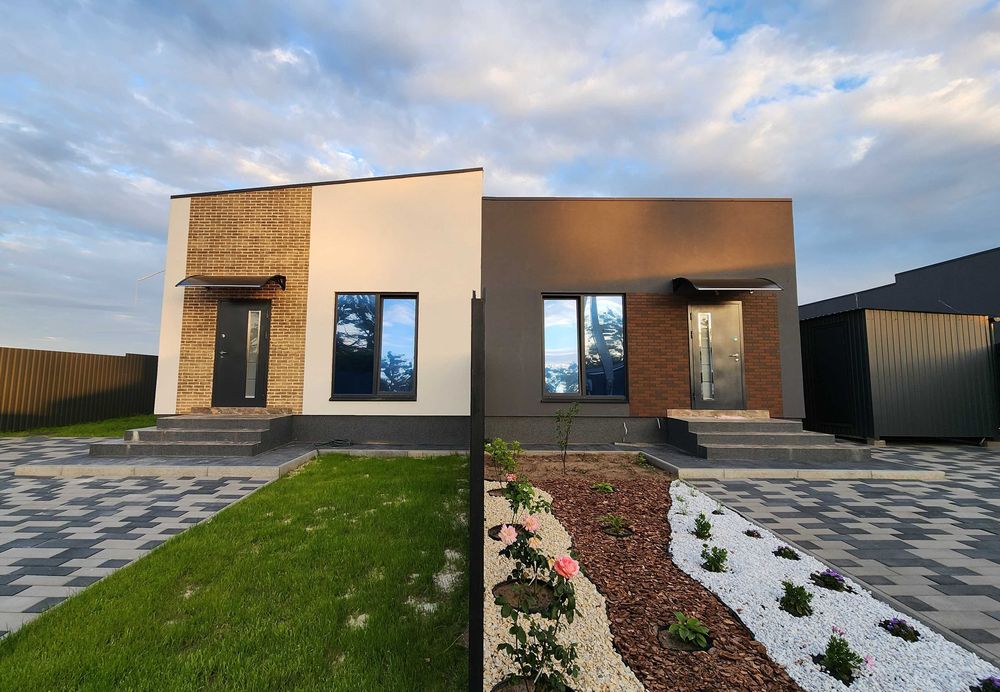 Забудовник! Продам якісний будинок-дуплекс.