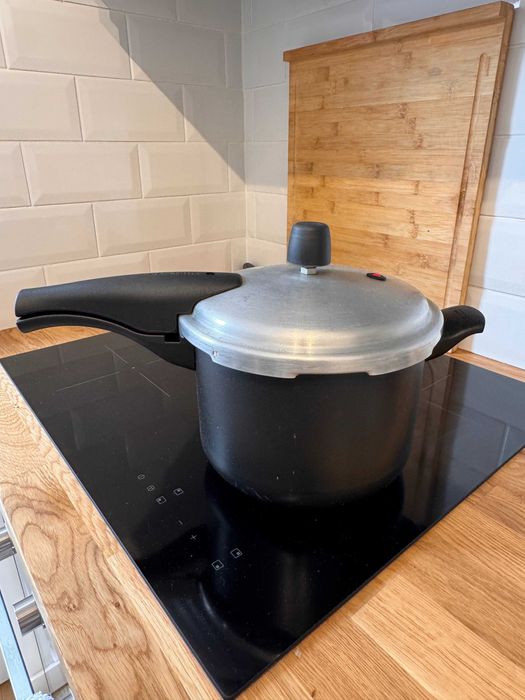 Panela de Pressão Tramontina Preta 4,5L Antiaderente Como Nova