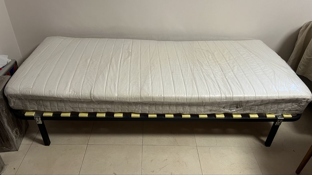 Cama com colchão e estrado ikea 200x85