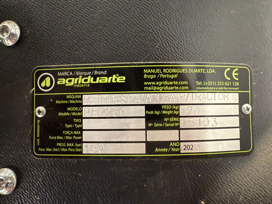 Retroescavadora (Retro) para trator REP260 C/Balde 40