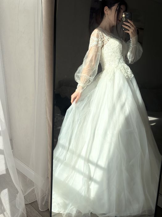 Весільна сукня айворі