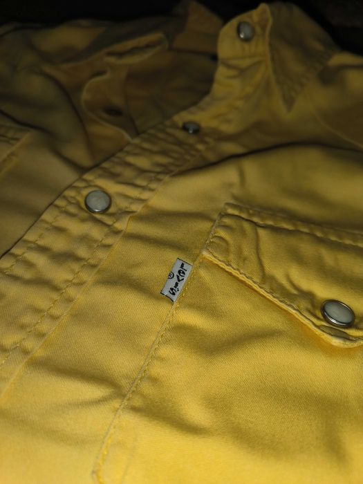 Camisa Levi's amarela