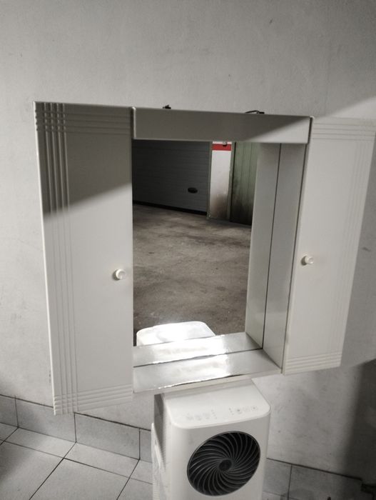 Armário de WC com espelho