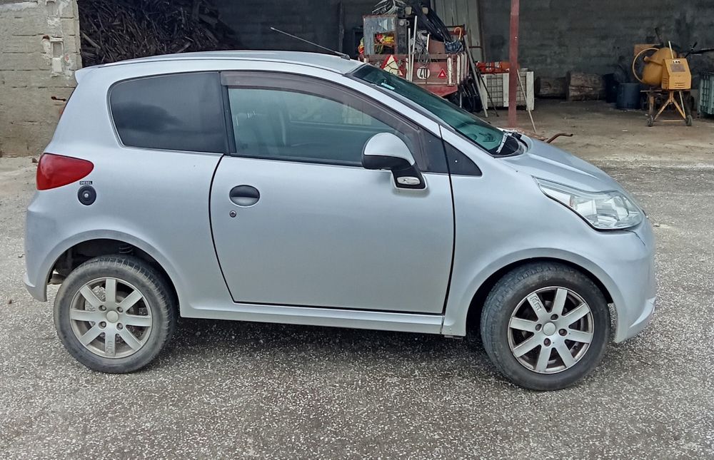 Carro sem carta, em muito bom estado