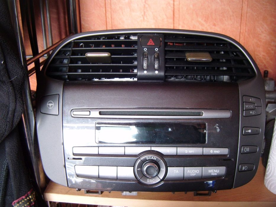 Fiat bravo radio cd+kod+obudowa od 06r ORGINAŁ Tychy • OLX.pl