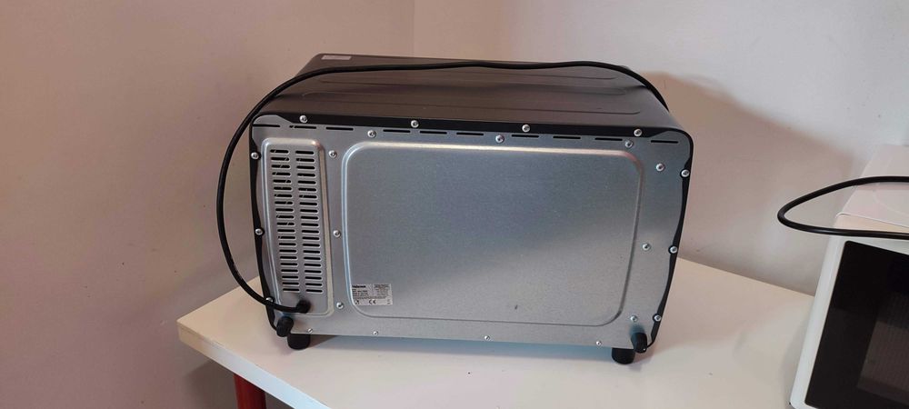 Forno Tristar preto 28 litros em bom estado