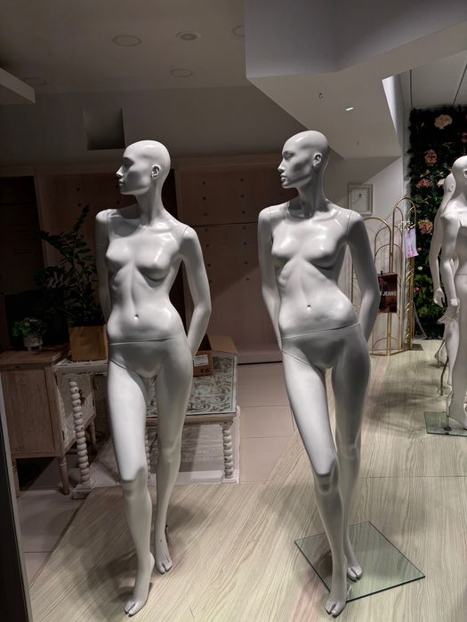 Manequins para loja de vestuário