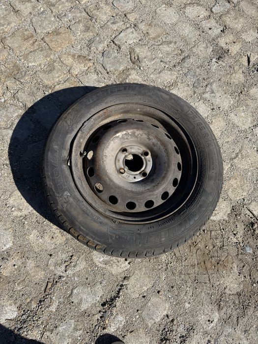 Pneus Michelin 175/65 R14 82T - usados