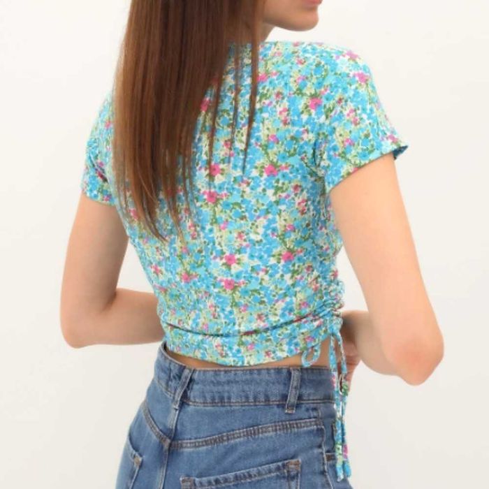 Блакитна футболка на дівчинку футболка голубая с фиксацией 152