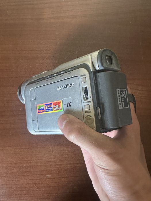 Вінтажна ретро відео камера samsung 16 x zoom