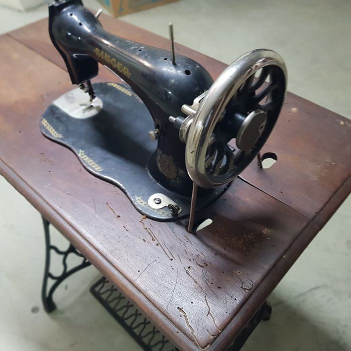 Máquina de Costura Singer