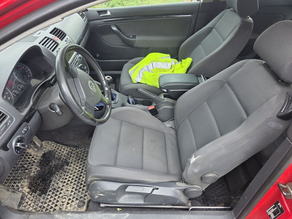 Volkswagen golf 5 1.6 FSI