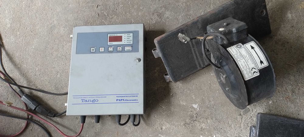 Sterownik Tango i części mechaniczne do pieca z podajnikiem retortowym