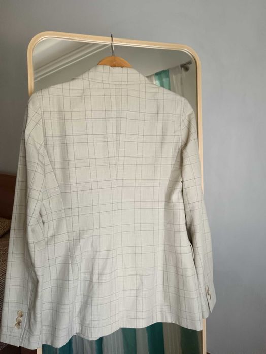 Conjunto de casaco e calças retas