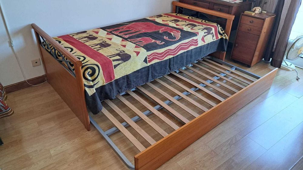 Cama de solteiro dupla