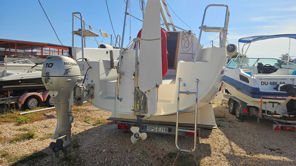 jacht  Antila 26 używany prywatnie w Chorwacji