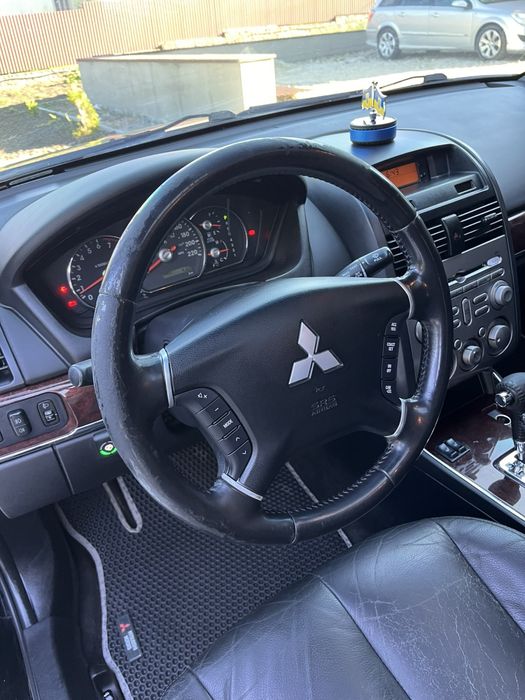 Mitsubishi Galant 2009