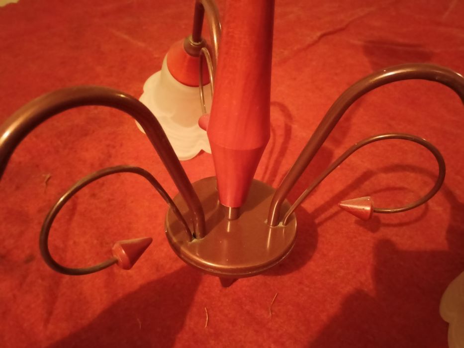 Żyrandol trójramienny, trzy klosze, lampa