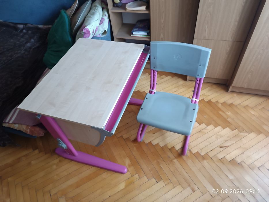парту и стульчик
