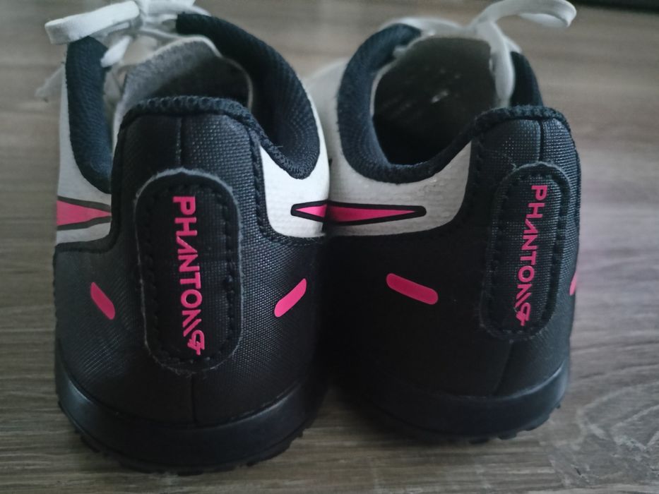 Halówki Nike r.37 Unisex