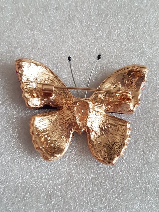 Брошка метелик з камінчиків