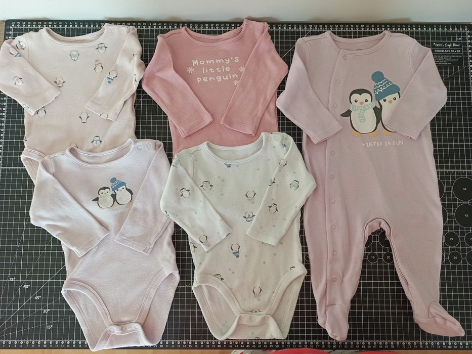 Paka ubrań dla dziewczynki r. 68 + zabawki