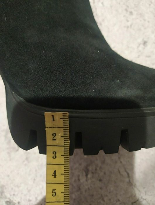 Замшеві чоботи 38 розміру