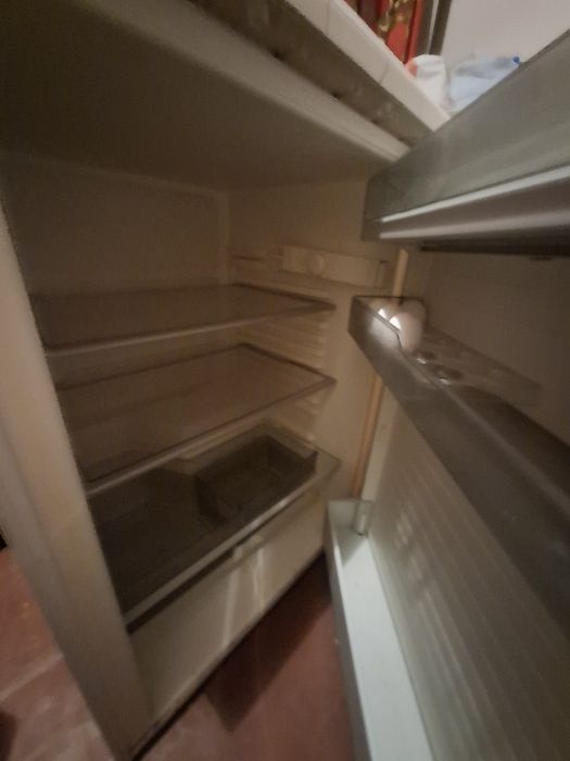 Продам холодильник, працює