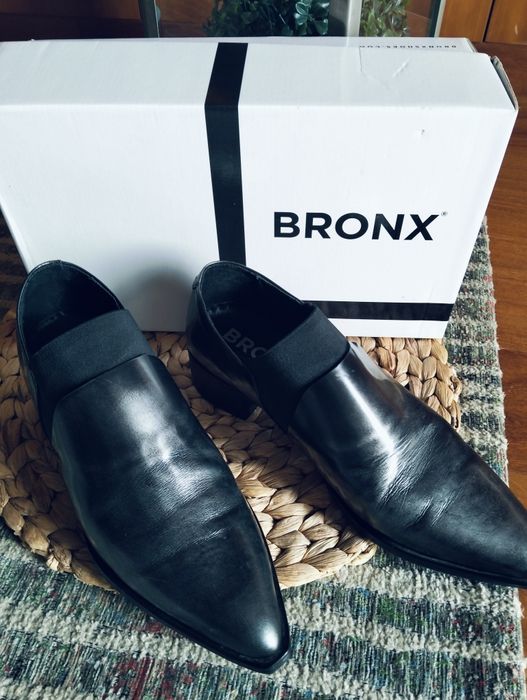 Sapatos marca Bronx