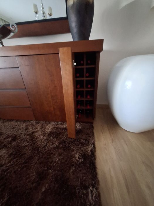 Aparador de sala cerejeira