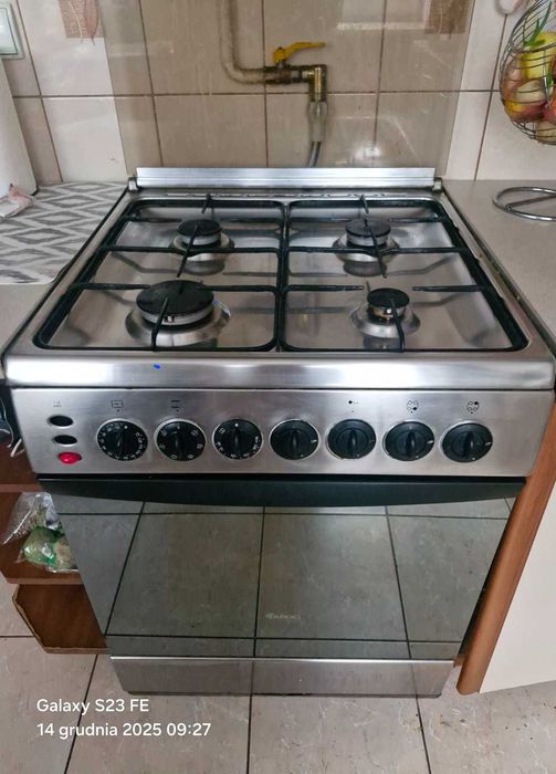 Oddam kuchenkę gazowo elektryczną