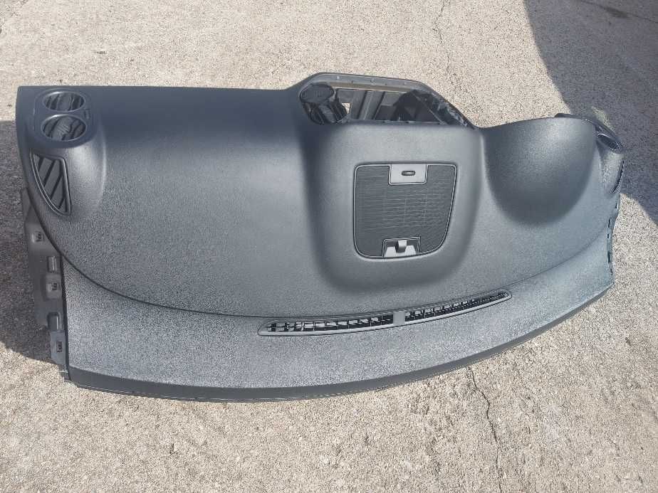 Naprawa, regeneracja desek rozdzielczych, konsol