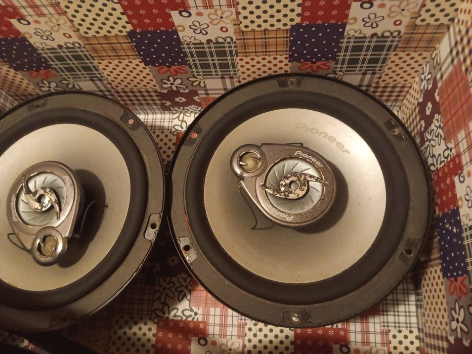 Colunas pionner para carro