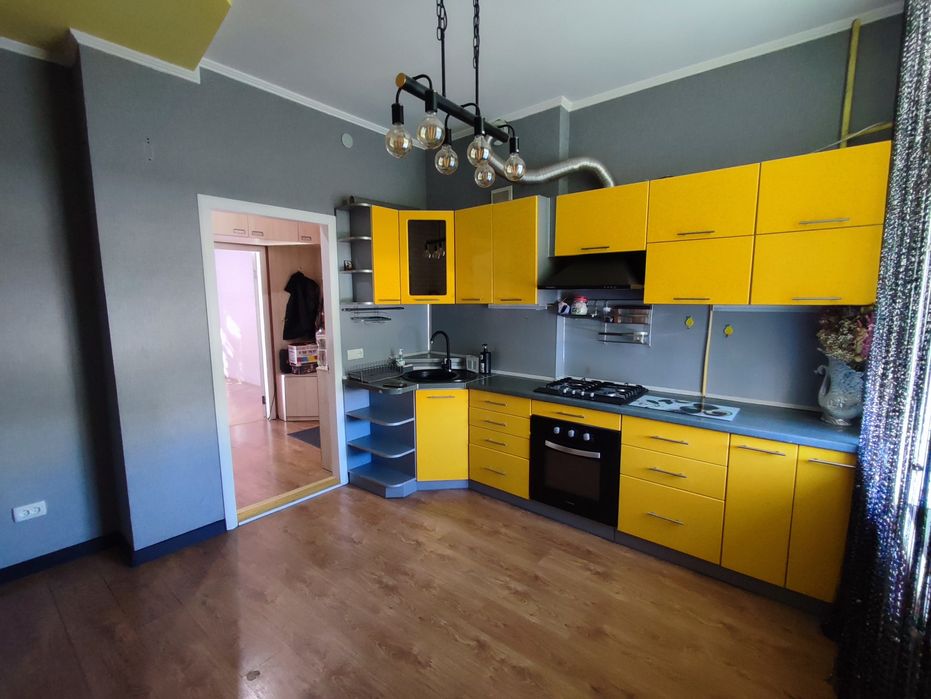 Продам 3 комнатную крупногабаритную квартиру