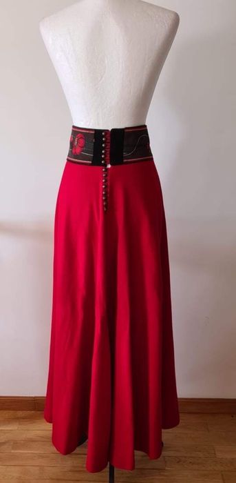 Magnifica saia comprida de lã tradicional russa