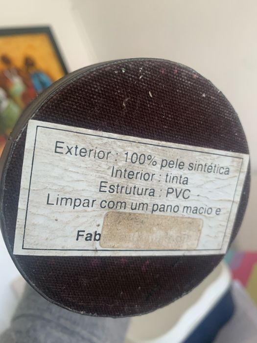 Conjunto de 2 jarras altas em pele