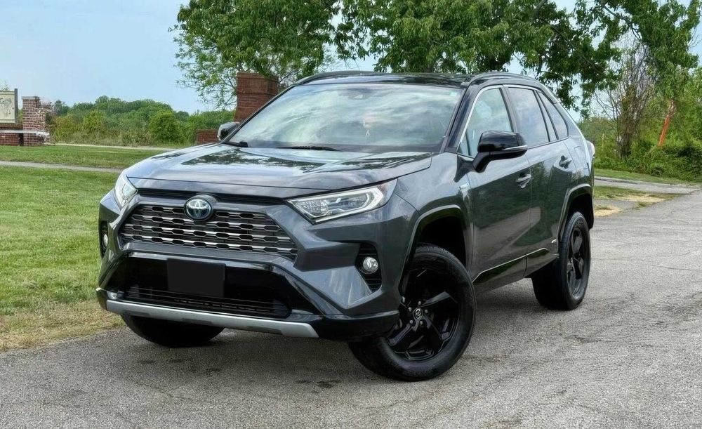Toyota RAV4 Hybrid XSE      2021