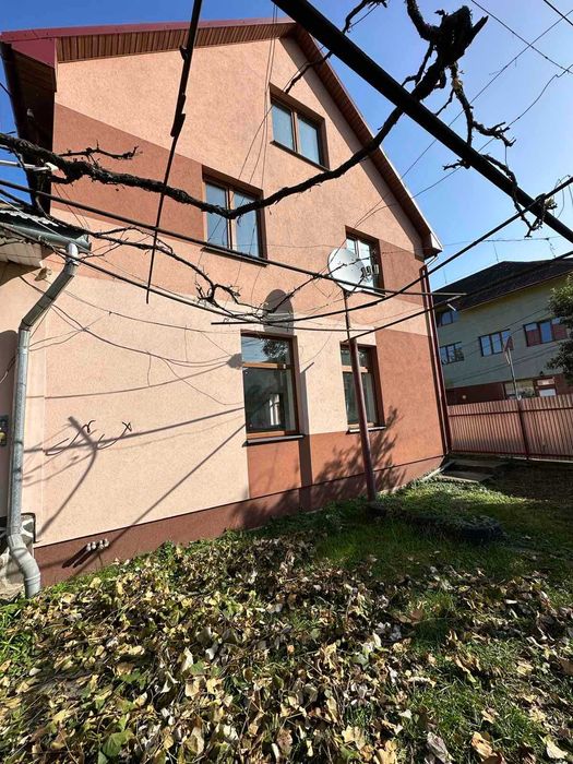 Продається будинок в м. Тячів