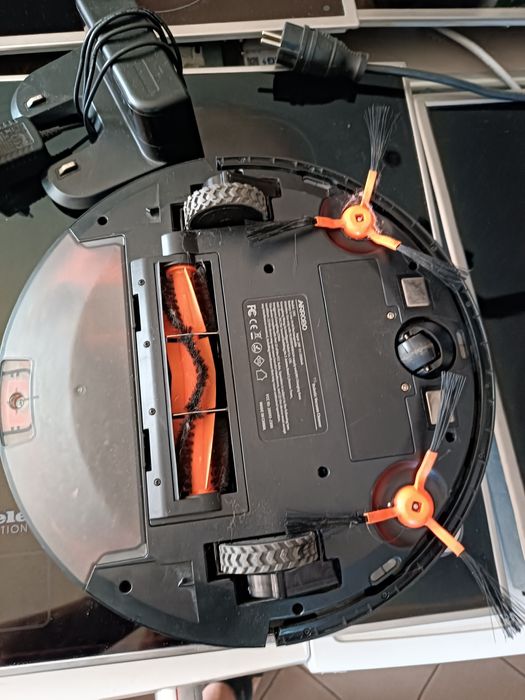 Робот пилосос Airrobo