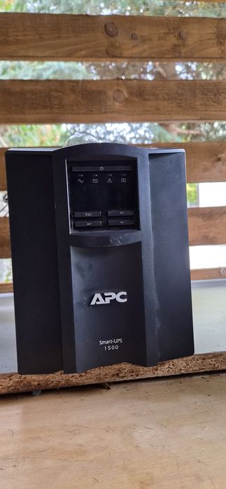 Zasilacz awaryjny APC Smart-UPS C 1500 sinus