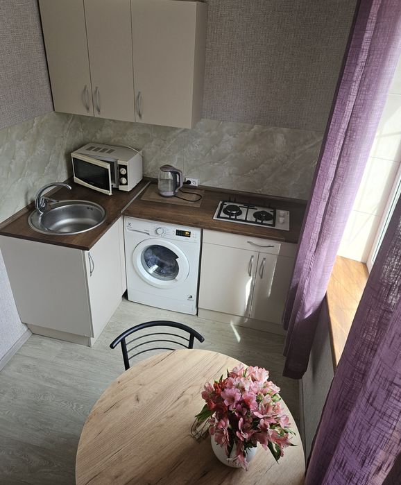 ПОСУТОЧНО  Одесская Зерновая ХНУВС Гагарина с балконом